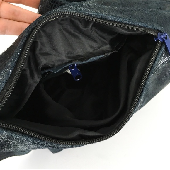 Dark blue crocodile embossed leather sling body crossbody hands free travel bag - Picture 10 of 10